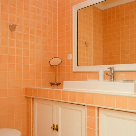 Apartment Fascinating In Historic Lissabon